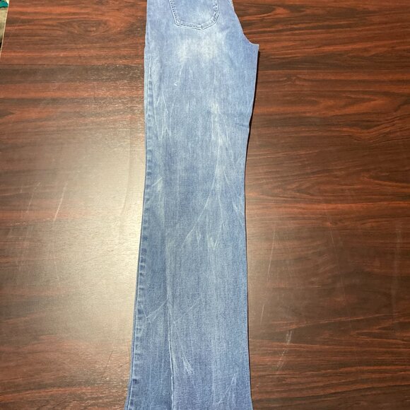 Womans medium Maurices jeans - Picture 2 of 4